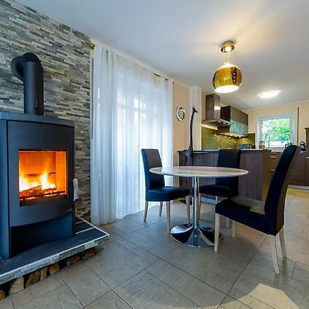 Hébergement de vacances Ferienhaus Im Noblen Munchen-bogenhausen *